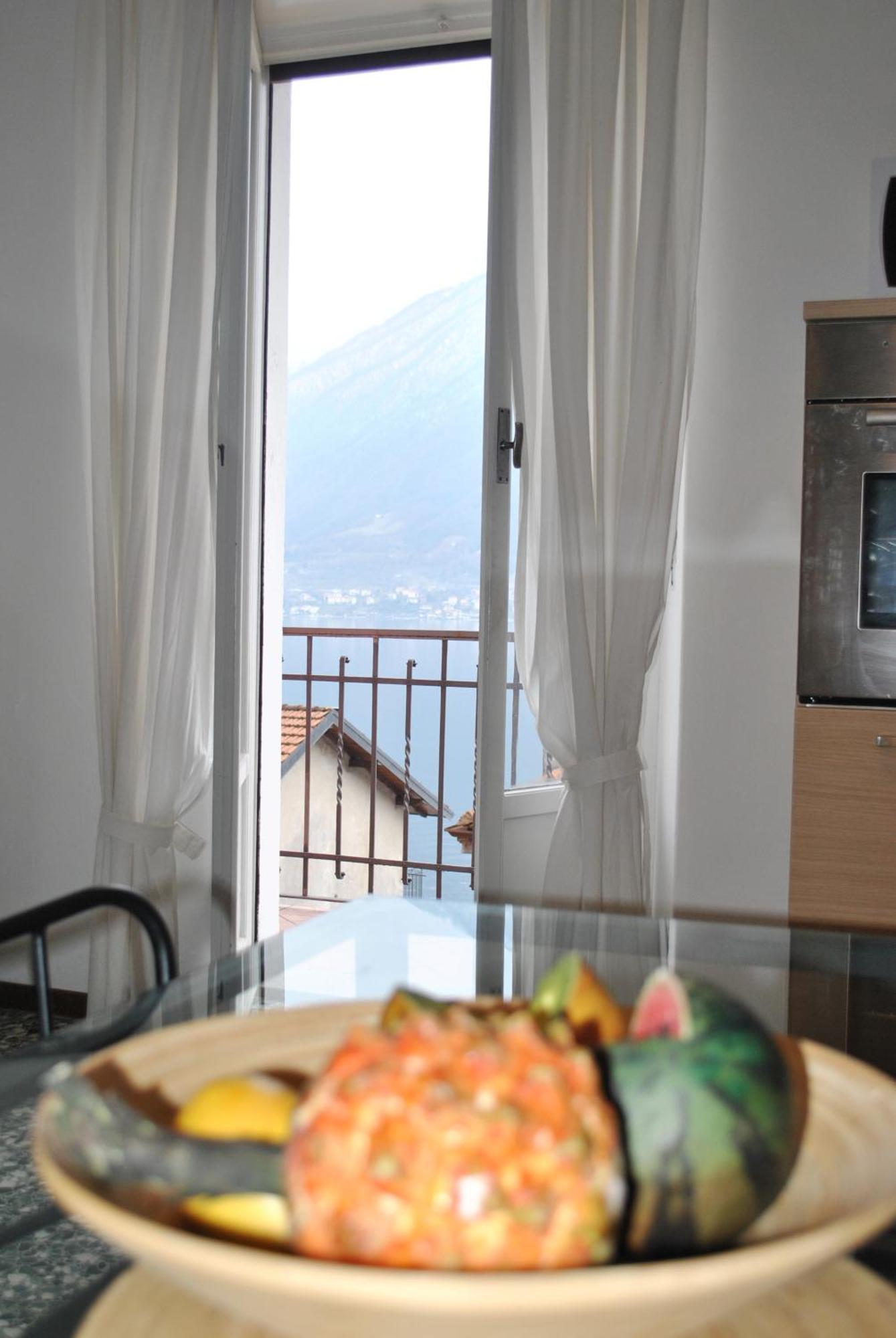 The Romantic Village House - Apartments With Lake View Colonno Dış mekan fotoğraf